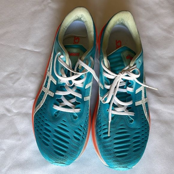 Women’s ASICS NOVABLAST aquarium/white running shoe - Picture 2 of 6